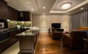 Leman Luxury Apartment By M Suites